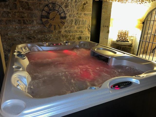 Agreable Chambre D Hote Avec Piscine Et Jacuzzi テグラ エクステリア 写真